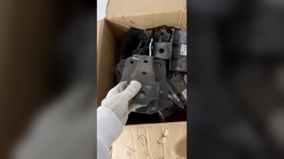 8-97042245-0 8-98243605-0 フロントリアスプリングブラケットいすゞ NPR 700P に適しています