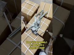 8-98029237-3 8980292373 フロントドアウィンドウレギュレーターいすゞ NPR 4HG1 に適しています